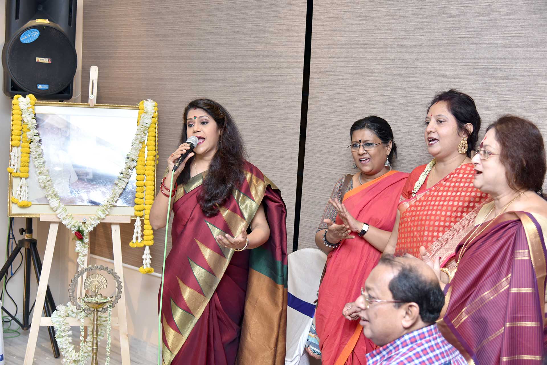 Smt Antara Chowdhury singing with friends Smt Arna Seal, Smt Mahasweta Banerjee, Sri Buddhadeb Ganguly & Smt Indrani Dey